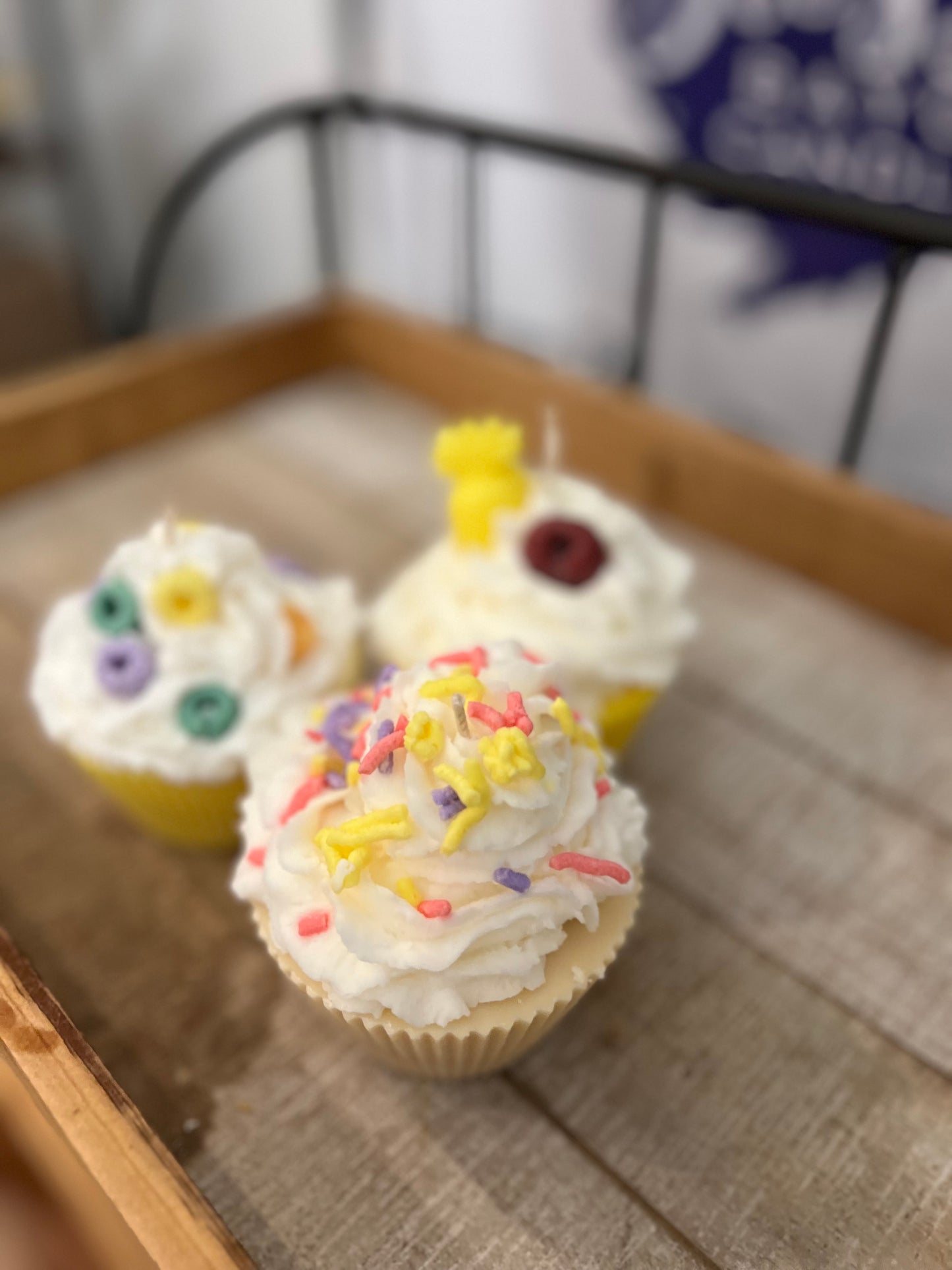 Cupcake Candles β Sweet Scents, Zero Calories! π°π―οΈ