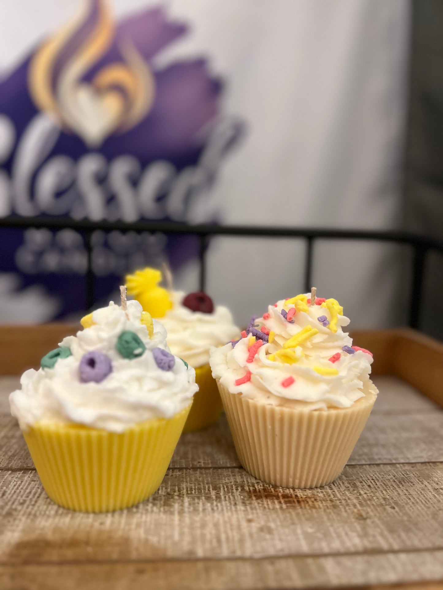 Cupcake Candles β Sweet Scents, Zero Calories! π°π―οΈ