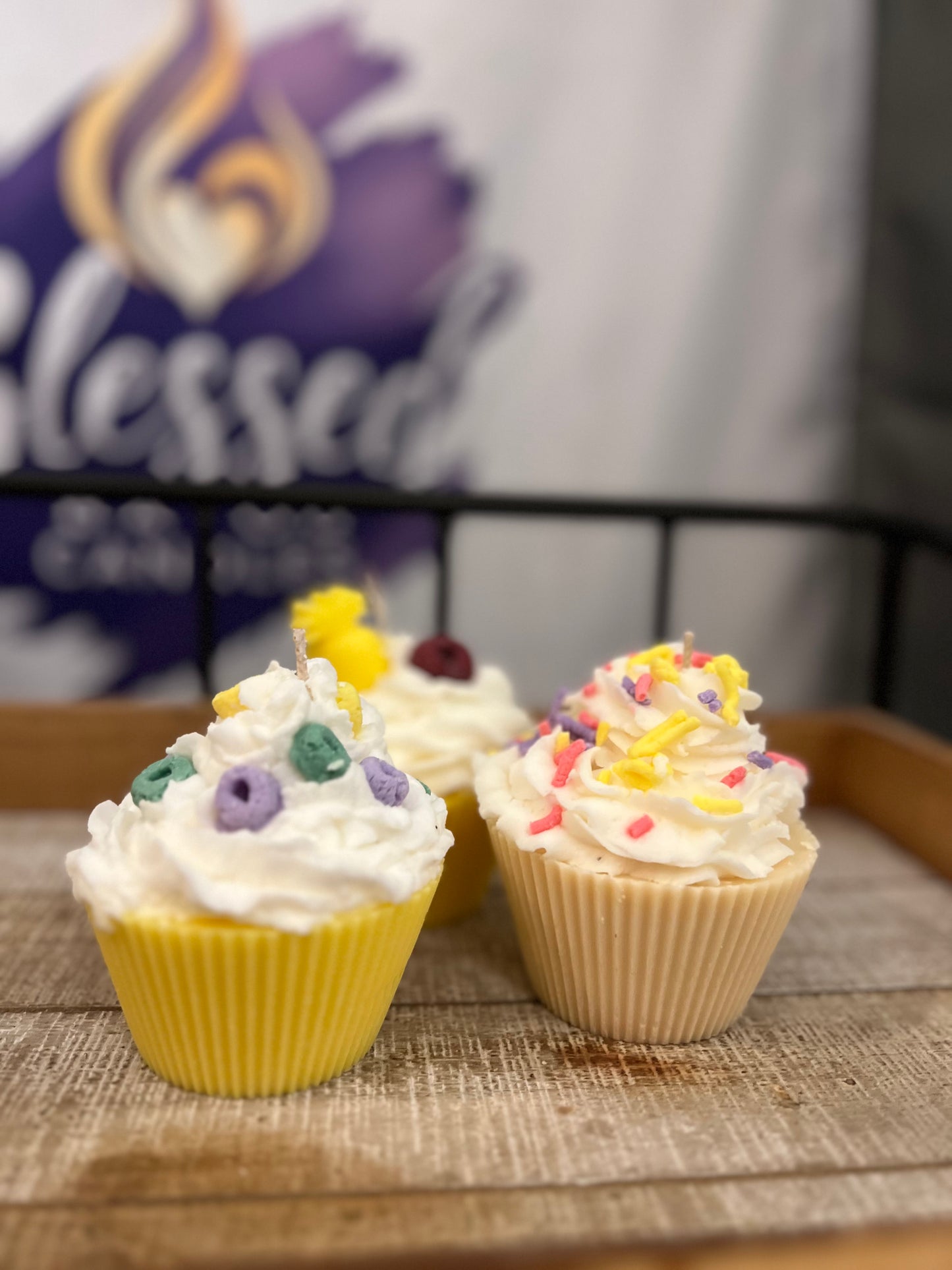 Cupcake Candles β Sweet Scents, Zero Calories! π°π―οΈ