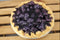 Vela de pastel de vainilla y frambuesa negra - 23 cm